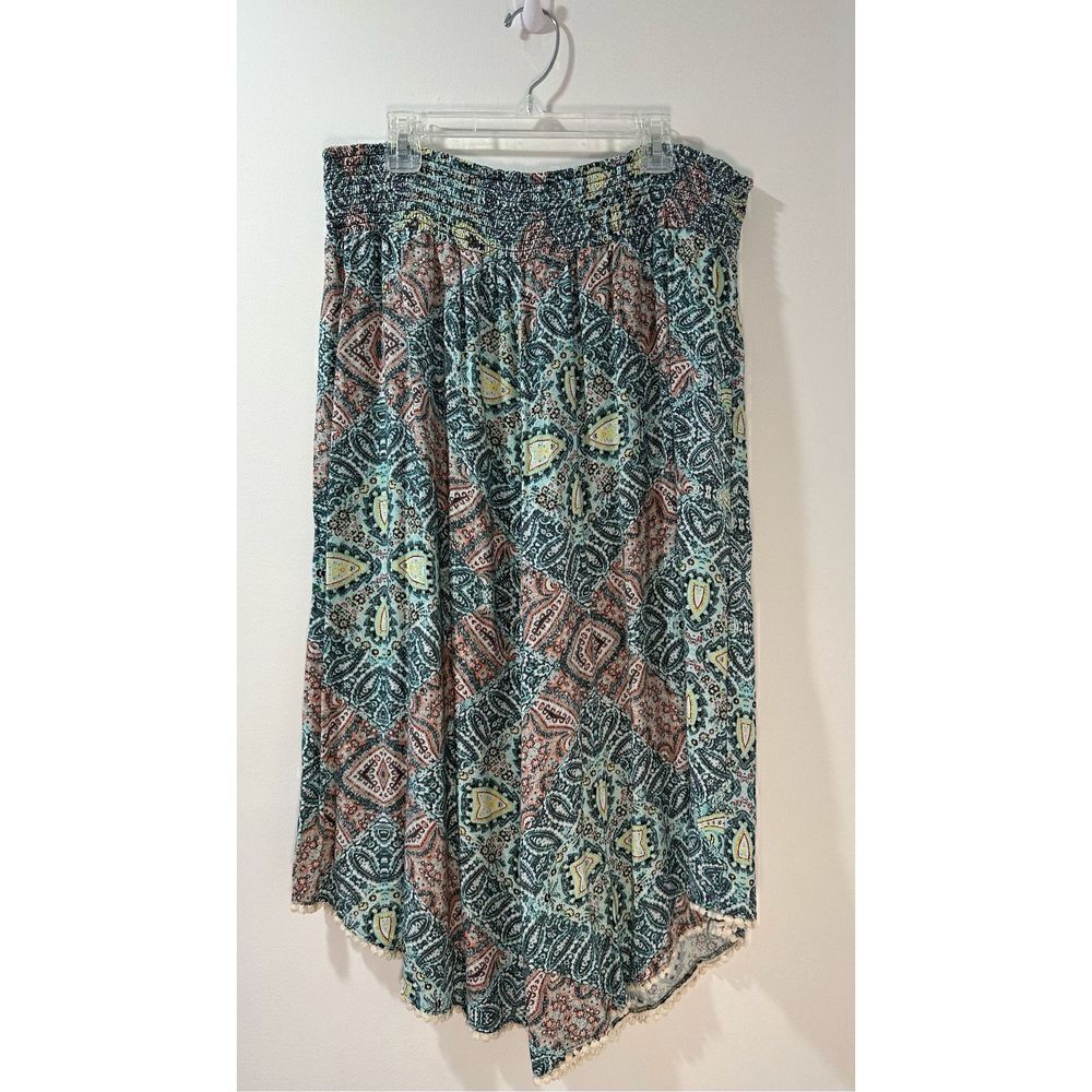 love Fire women’s 100% rayon pull on wide leg paisley short pants M/L #42-1043
